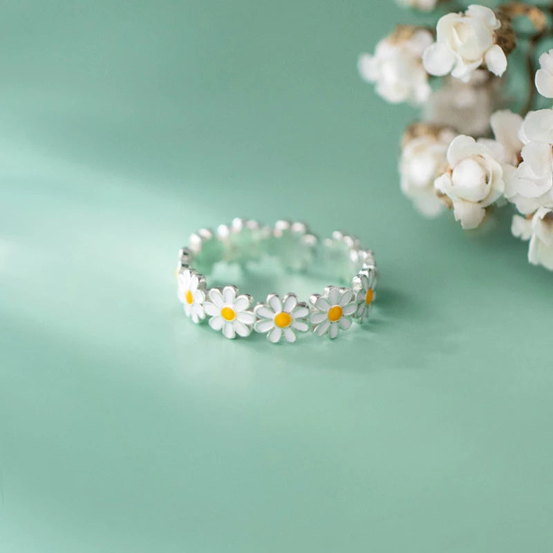 Silver Daisy Flower Band Ring