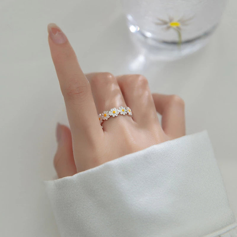 Silver Daisy Flower Band Ring
