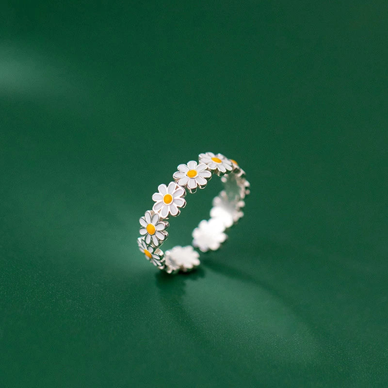 Silver Daisy Flower Band Ring