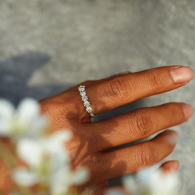 Adjustable Silver Daisy Ring