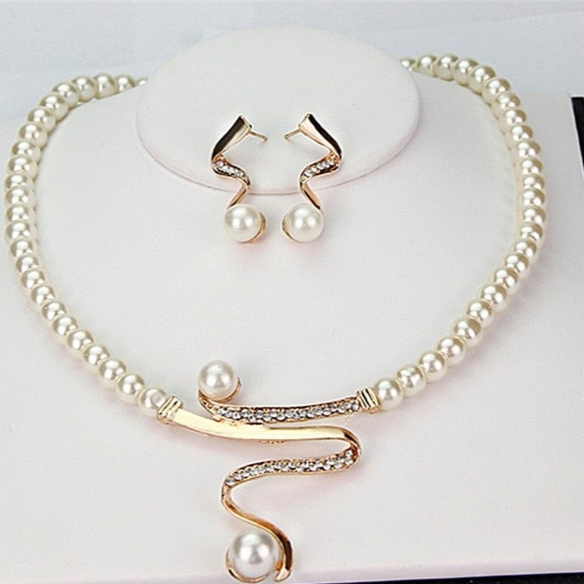 Pearl Necklace & Earrings Set