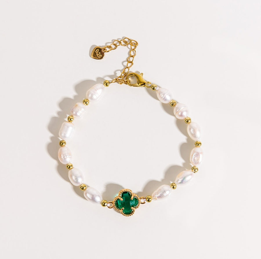 Emerald Clover Pearl Bracelet in Gold