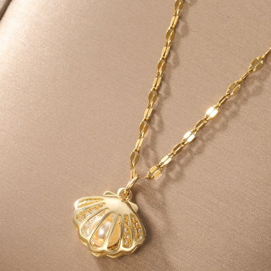 Classic Shell Pearl Necklace