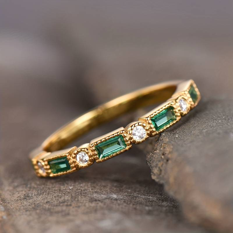 Vintage Gold Green Crystal Ring