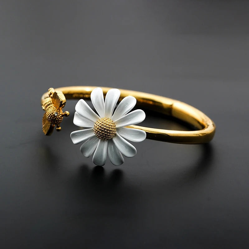 Vintage Gold Daisy Bee Open Bracelet
