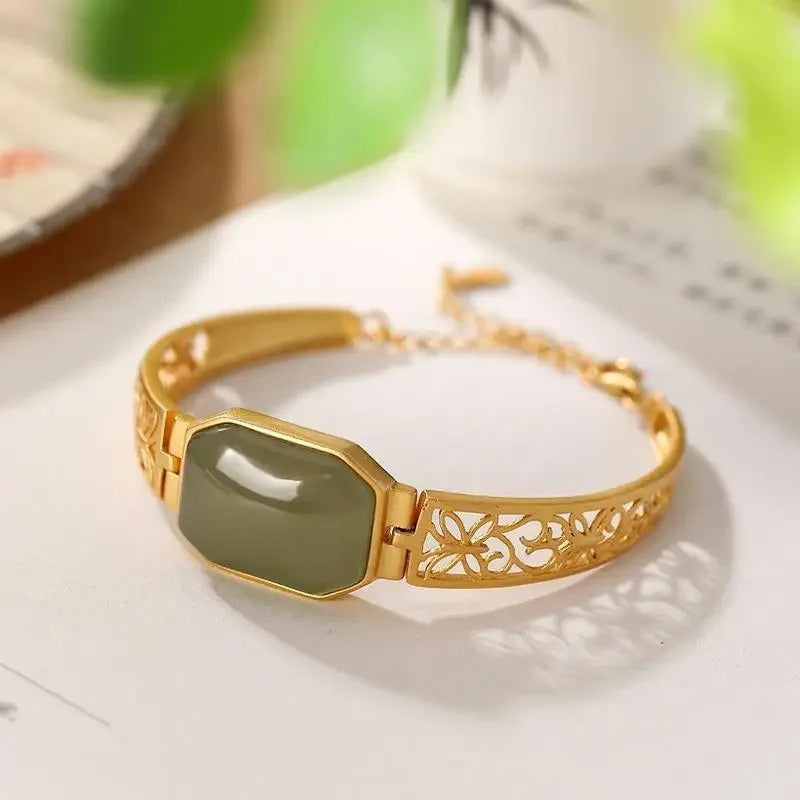 Vintage Gold Green Stone Filigree Bracelet