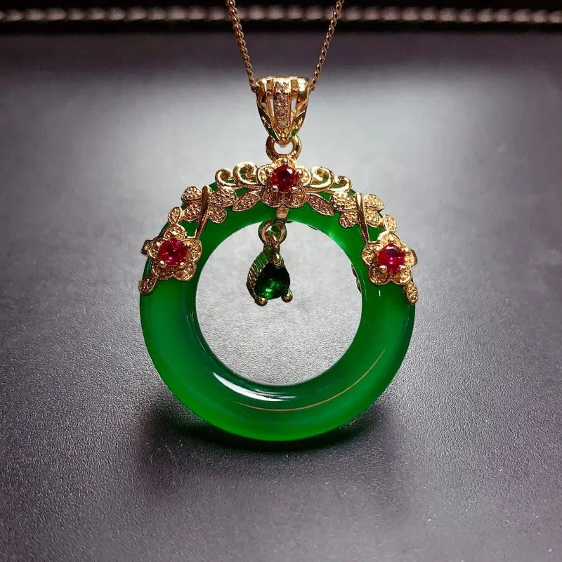 Green Floral Circle Pendant Necklace